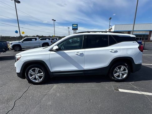 Used 2020 GMC Terrain SLE w/ Driver Convenience Package image 9