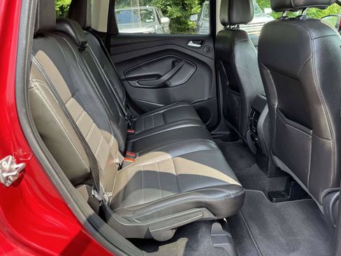 Used 2015 Ford Escape SE w/ Equipment Group 201A AWD/4WD image 16