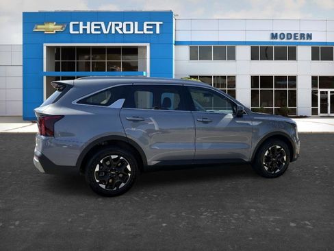 Used 2025 Kia Sorento S w/ Panoramic Sunroof Package FWD image 5