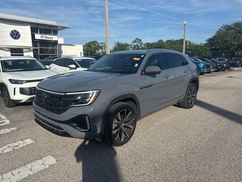 Certified 2025 Volkswagen Atlas Cross Sport SEL Premium R-Line image 3