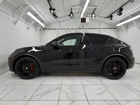Certified 2025 Porsche Macan 4S Electric AWD/4WD image 13