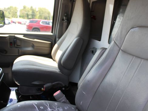 Used 2013 Chevrolet Express 3500 RWD image 14