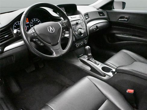 Used 2018 Acura ILX w/ AcuraWatch Plus Package image 2