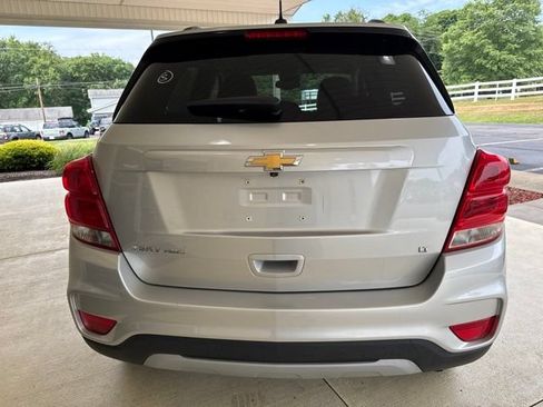 Used 2018 Chevrolet Trax LT w/ LT Convenience Package AWD/4WD image 5