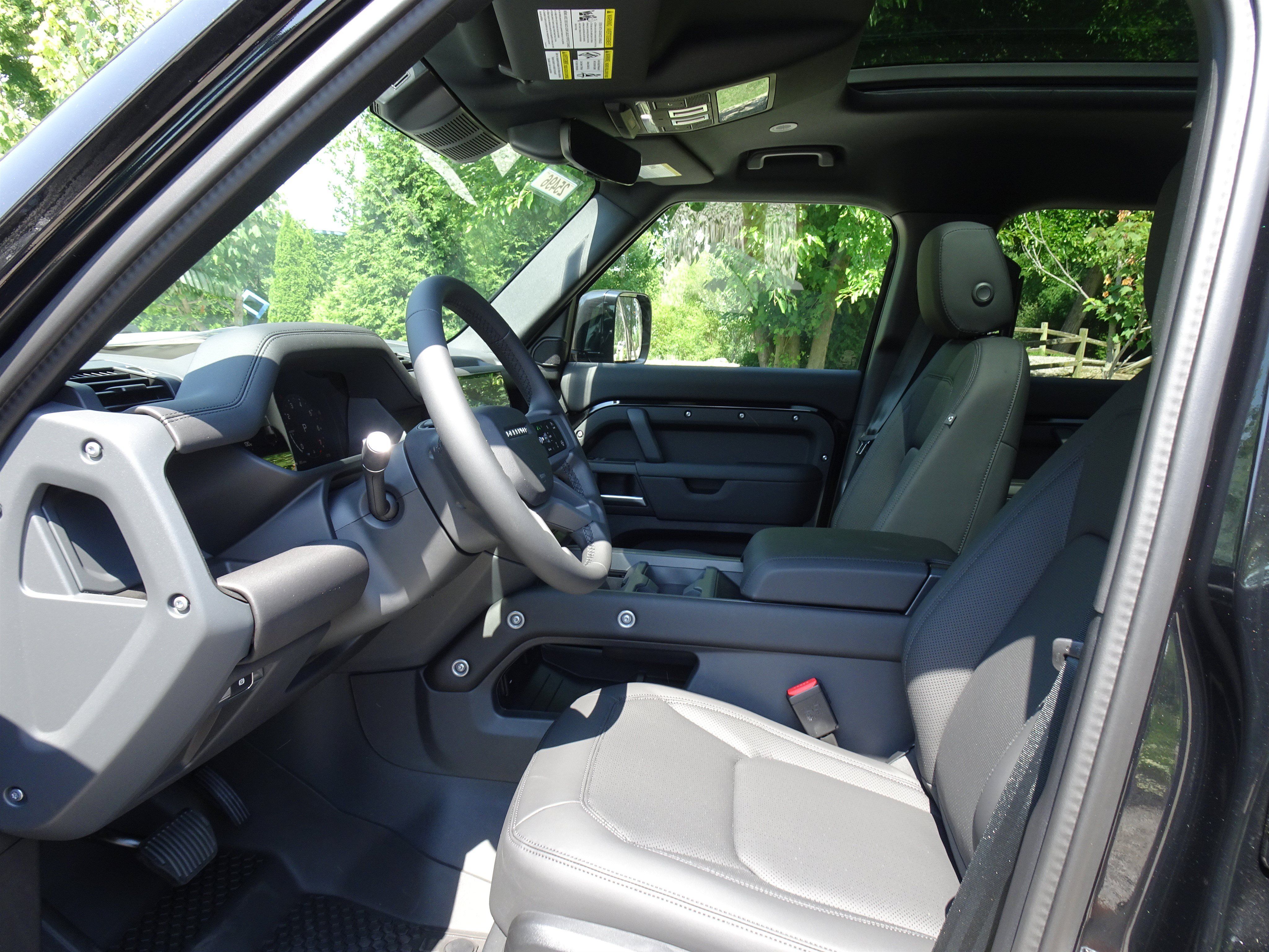 Certified 2025 Land Rover Defender 110 S AWD/4WD image 2