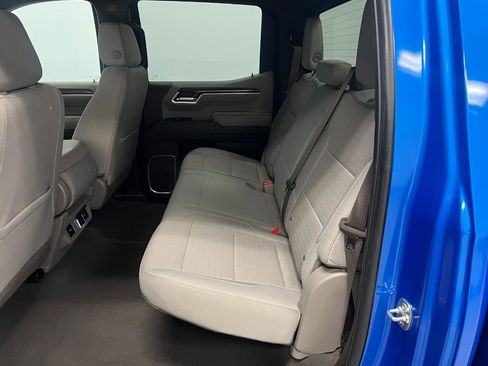 Used 2025 Chevrolet Silverado 1500 LT AWD/4WD image 38