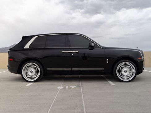 Used 2021 Rolls-Royce Cullinan image 6