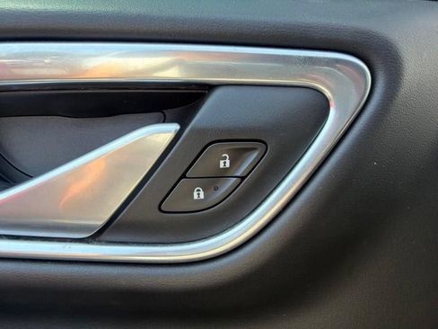 Used 2021 GMC Yukon SLT AWD/4WD image 34