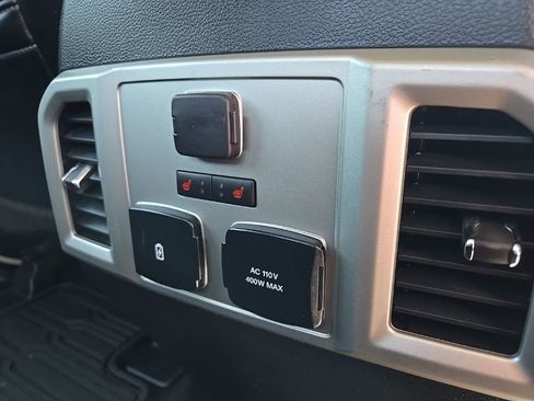 Used 2019 Ford F150 Lariat w/ Equipment Group 502A Luxury AWD/4WD image 35