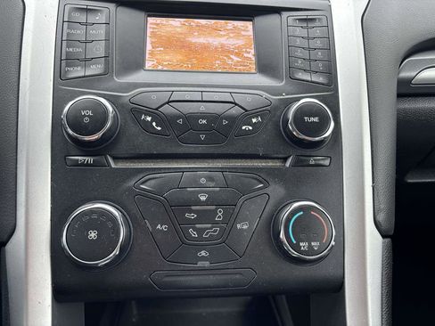 Used 2014 Ford Fusion S image 21