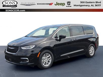 New 2026 Chrysler Pacifica Select