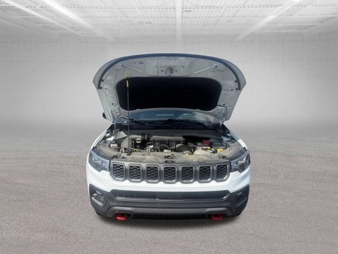 Used 2025 Jeep Compass Trailhawk AWD/4WD image 58