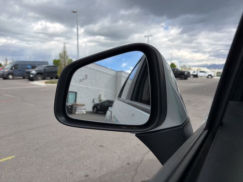 Used 2022 Chevrolet Trax LT w/ Driver Confidence Package image 4