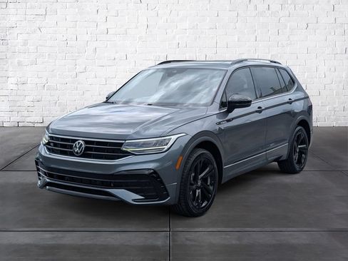 Certified 2023 Volkswagen Tiguan SE R-Line FWD image 4