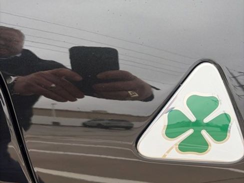 Used 2020 Alfa Romeo Giulia Quadrifoglio w/ Exterior Carbon Fiber Package image 10