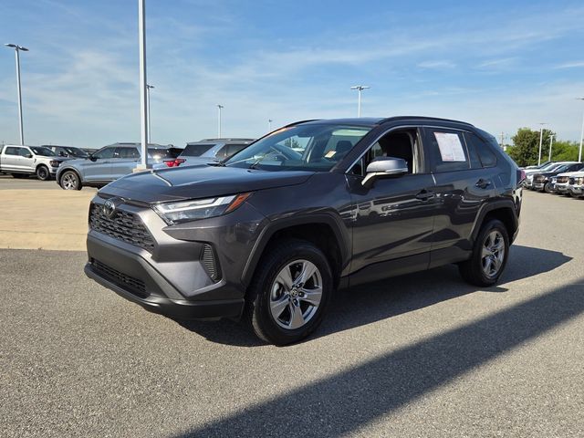 Used 2024 Toyota RAV4 XLE AWD/4WD image 3