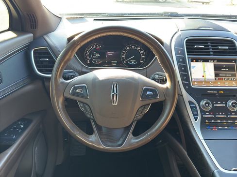 Used 2018 Lincoln MKX Reserve w/ Driver Assistance Package image 20