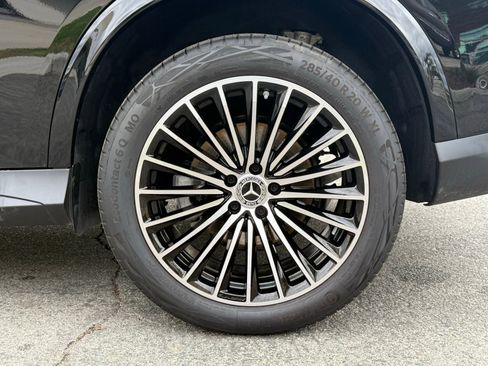 Used 2025 Mercedes-Benz GLC 300 4MATIC image 19