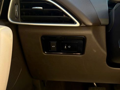 Used 2017 Jaguar F-PACE Prestige image 44