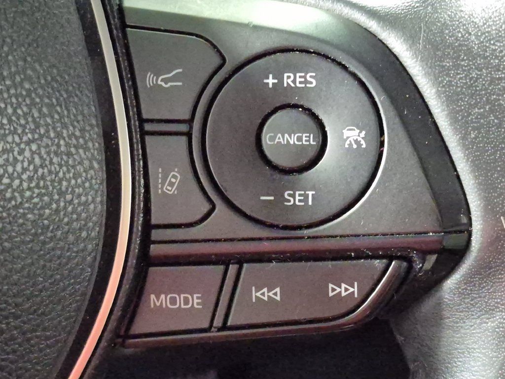 Used 2019 Toyota RAV4 XLE Premium w/ Cold Weather Package AWD/4WD image 13