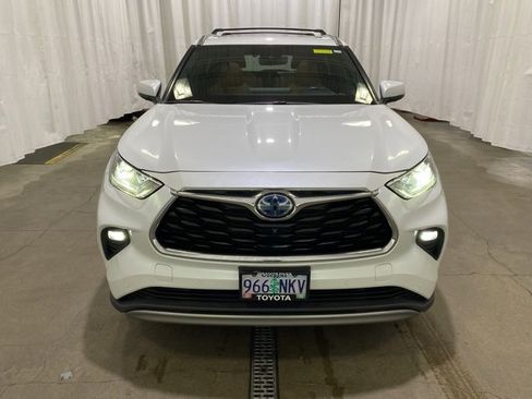 Used 2022 Toyota Highlander Platinum image 8