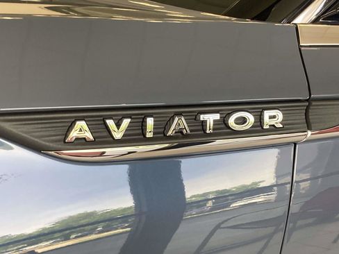 Used 2025 Lincoln Aviator Reserve w/ Equipment Group 201A AWD/4WD image 11