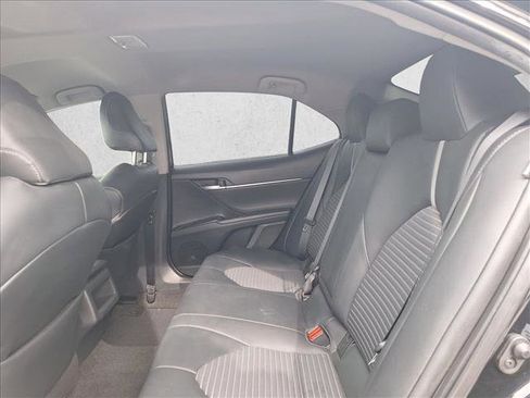 Used 2019 Toyota Camry SE image 14