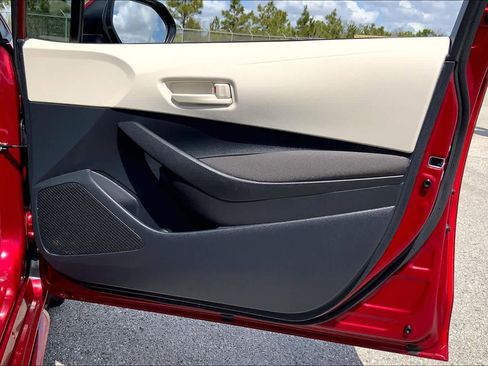 Certified 2025 Toyota Corolla LE image 22