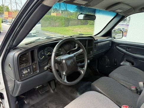 Used 2000 Chevrolet Silverado 2500 2WD Regular Cab w/ Firm Ride Suspension Pkg image 8