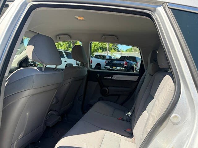 Used 2011 Honda CR-V LX image 25