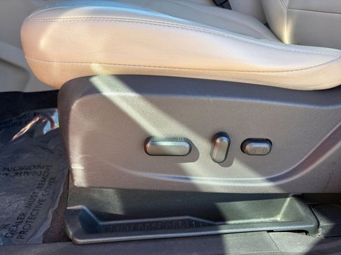 Used 2019 Ford Escape Titanium image 15