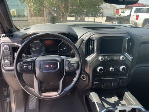 Used 2021 GMC Sierra 1500 AT4 w/ AT4 Value Package AWD/4WD image 10