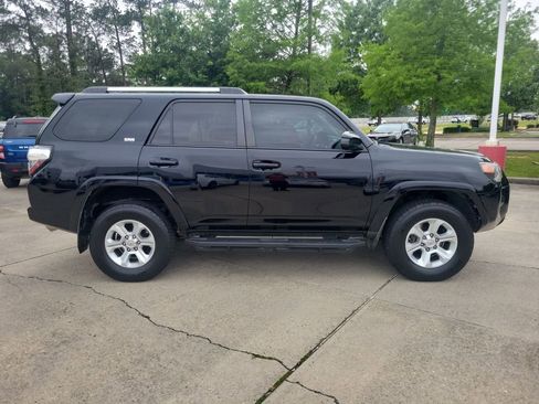 Certified 2019 Toyota 4Runner SR5 AWD/4WD image 7