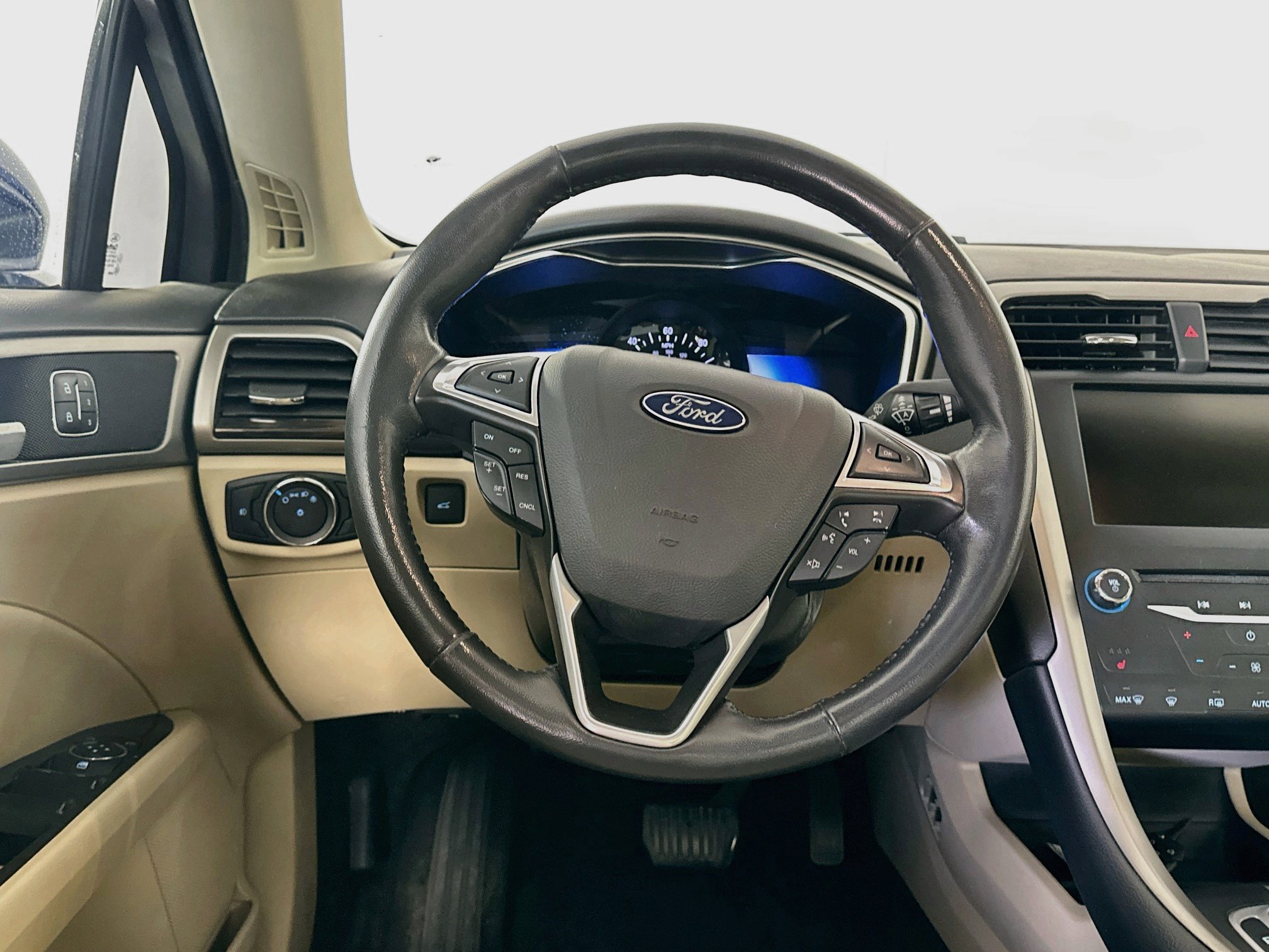 Used 2013 Ford Fusion SE FWD image 18