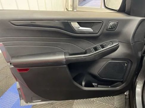 Used 2023 Ford Escape ST-Line Elite w/ Premium Technology Package AWD/4WD image 10