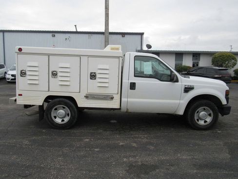 Used 2008 Ford F250 2WD Regular Cab Super Duty image 4