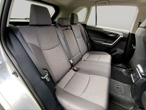 Used 2020 Toyota RAV4 XLE w/ XLE Grade Weather Package AWD/4WD image 19