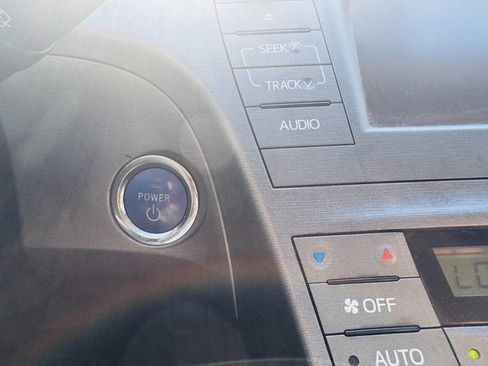 Used 2015 Toyota Prius Two FWD image 21
