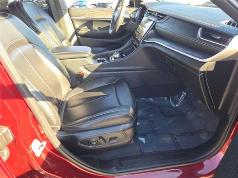 Certified 2024 Jeep Grand Cherokee Limited image 7