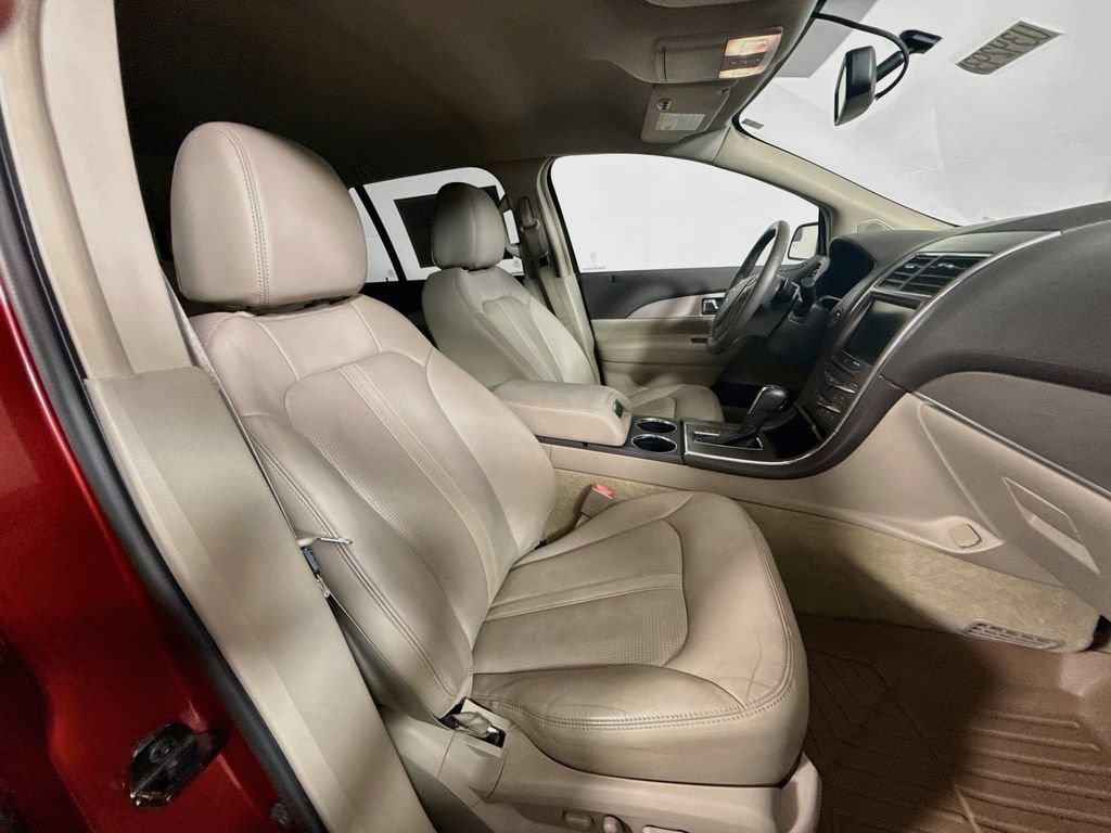 Used 2014 Lincoln MKX AWD image 26