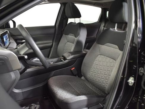Certified 2025 Nissan Kicks SV w/ SV Premium Package AWD/4WD image 9