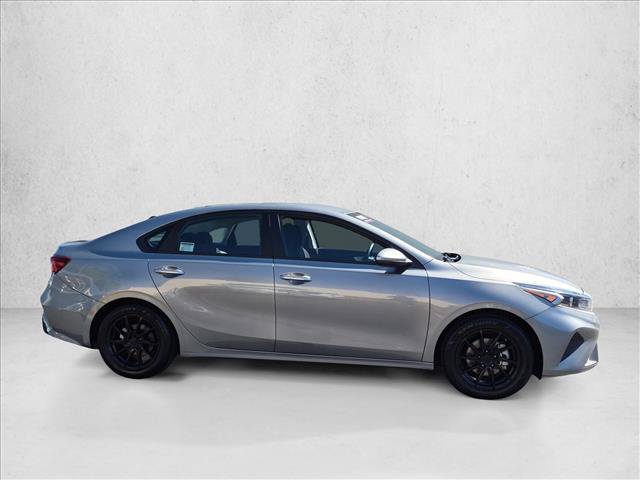 Used 2022 Kia Forte LXS FWD image 4