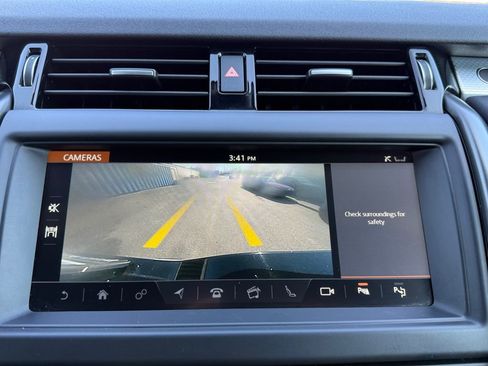 Used 2020 Land Rover Discovery Landmark image 15