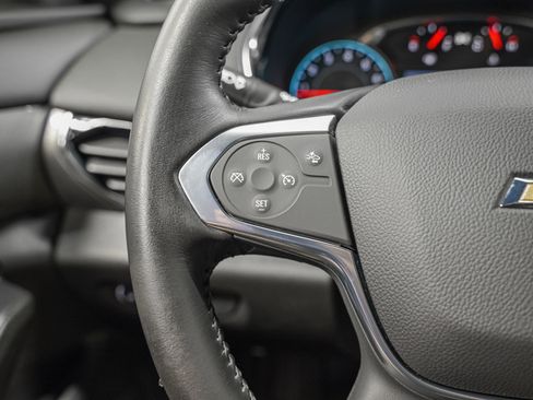 Used 2023 Chevrolet Traverse LT w/ Rear Camera Mirror Package image 19