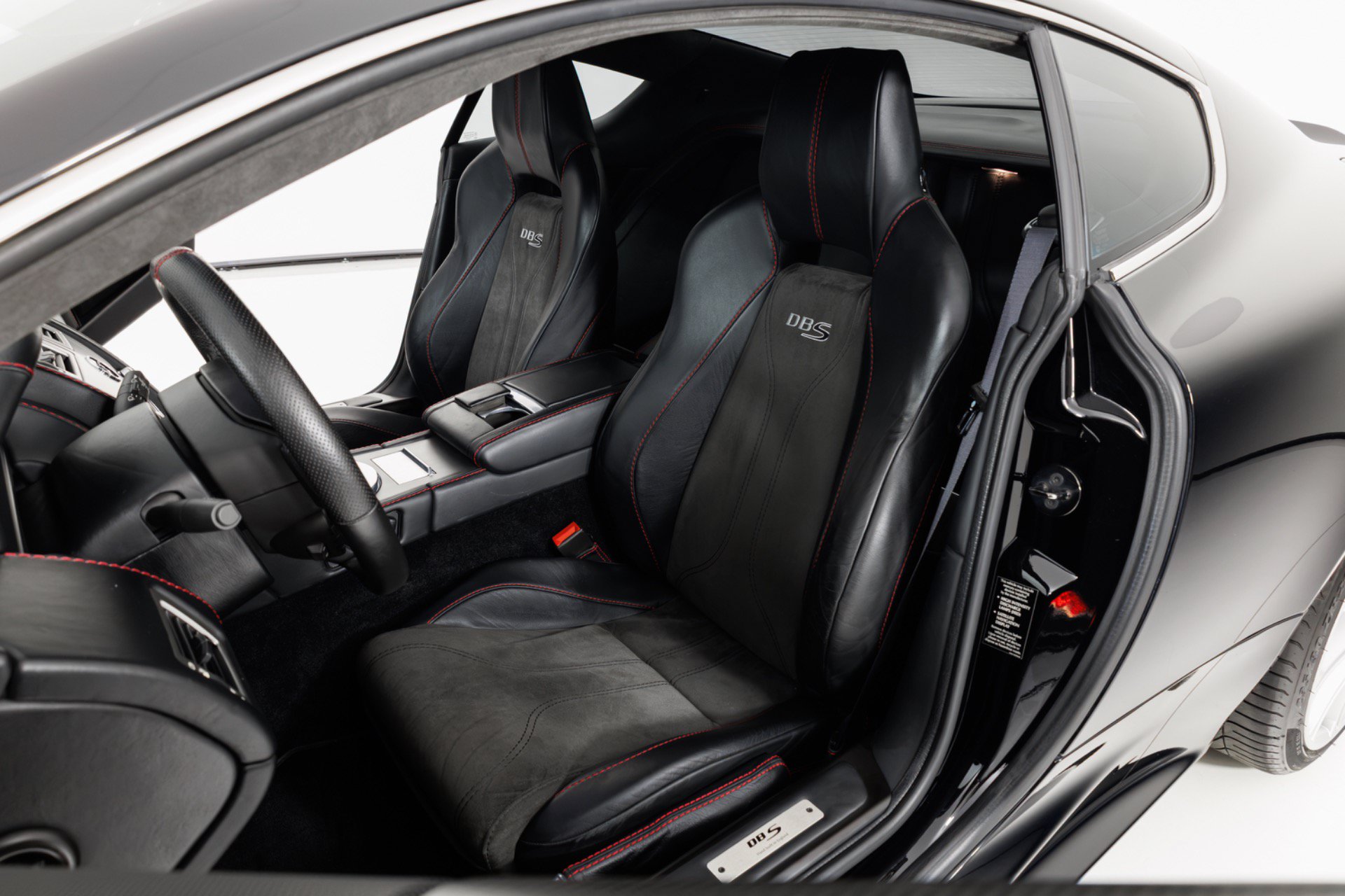 Used 2009 Aston Martin DBS Coupe RWD image 6