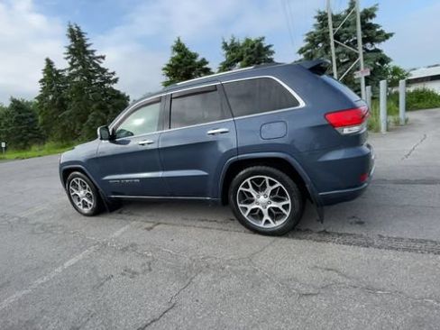 Used 2020 Jeep Grand Cherokee Overland AWD/4WD image 7
