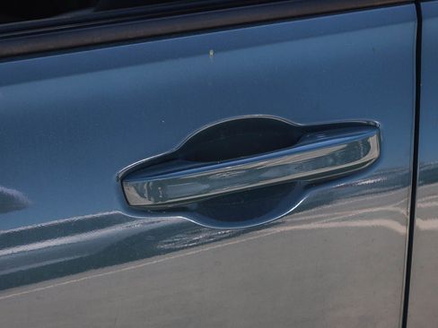 Used 2025 Honda HR-V EX-L image 9