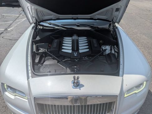 Used 2018 Rolls-Royce Dawn RWD image 56