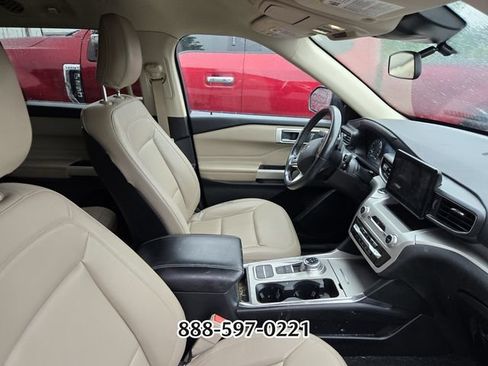 Used 2020 Ford Explorer XLT w/ Equipment Group 202A RWD image 10