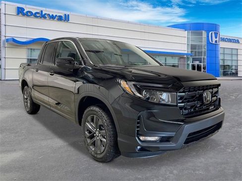 Used 2025 Honda Ridgeline Sport image 9